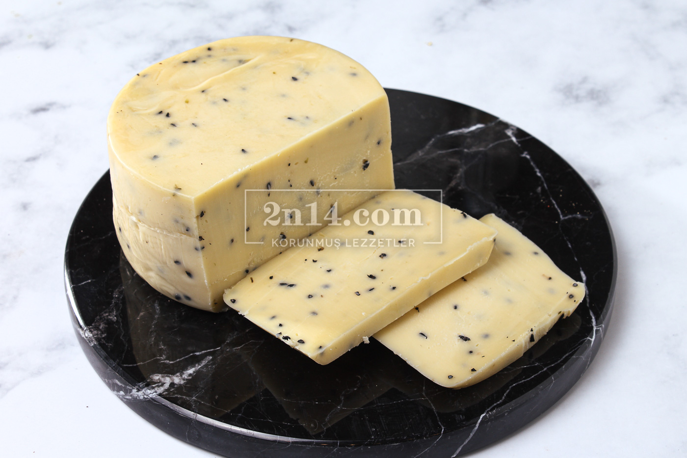 Şirden Mayalı Çörek Otlu Göbek Kaşar
