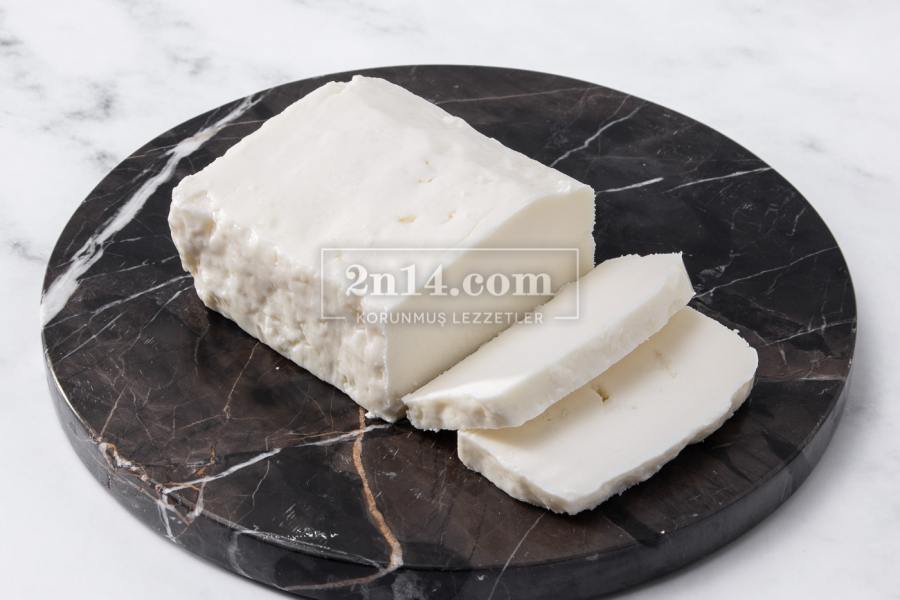 Şirden Mayalı Manda Peyniri (Salmonella - Koagula - Nişasta - L.Monocyt - GDO Analizli) - 2n14 Genetiği Korunmuş Lezzetler