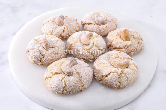 Amaretti Alle Arachidi (Yer Fıstığı Unlu Amaretti Kurabiye)